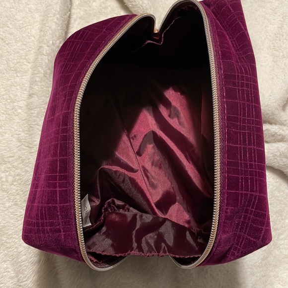 It’s Judy Time velvety makeup bag, VGUC - Picture 5 of 10